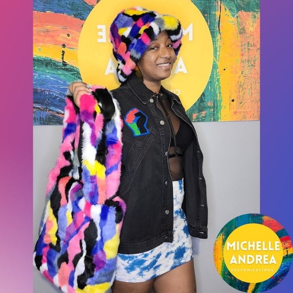 Hello! It's Michelle! - Picture 2 of 2